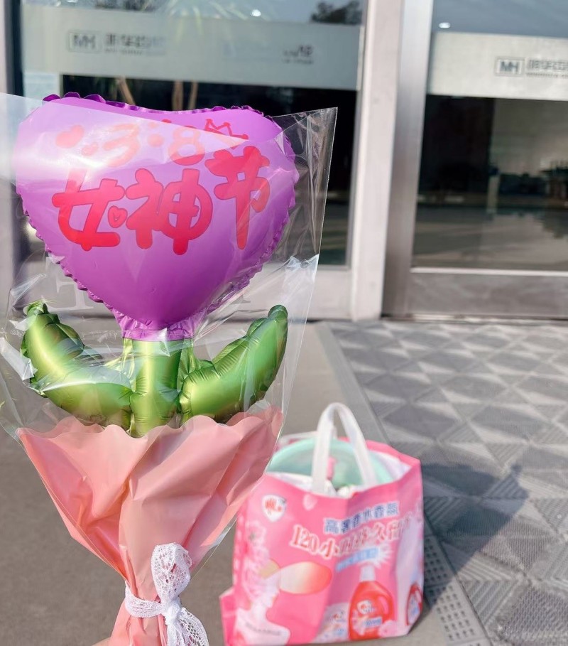 Wenling Minghua Gear hyller 'makten hennes': Arbeidende kvinner blomstrer med glans og skinner med kvinnelig sjarm